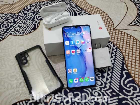 Huawei P30 pro (Full box) looks new